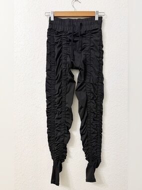 AGOGIE - +40 RESISTANCE BLACK-PANTS
Size: Medium Color: Black